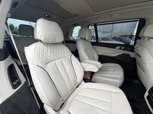 Certified 2026 BMW X7 xDrive40i w/ Executive Package AWD/4WD image 32