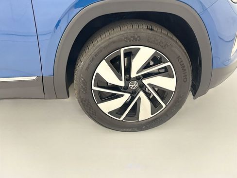 Used 2025 Volkswagen Atlas SEL AWD/4WD image 31