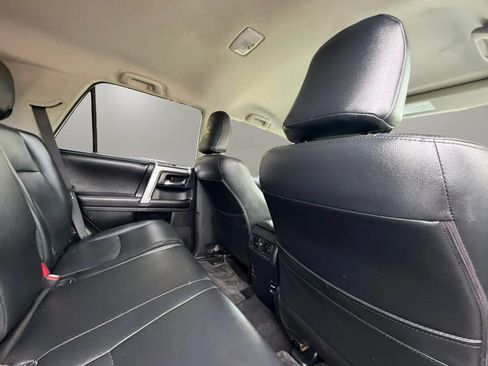 Used 2017 Toyota 4Runner SR5 AWD/4WD image 23