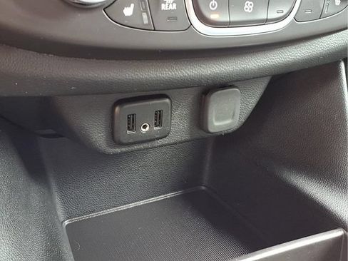 Used 2018 Chevrolet Traverse LT FWD image 10