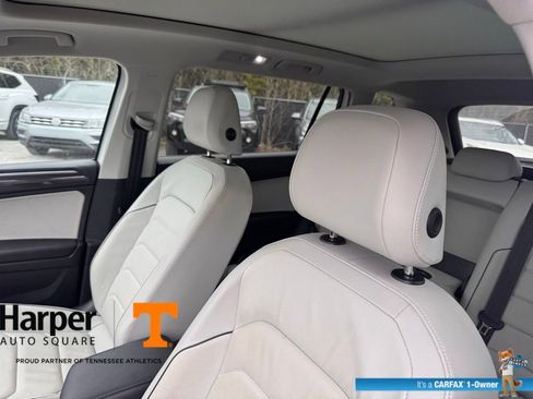 Used 2019 Volkswagen Tiguan SEL Premium image 12