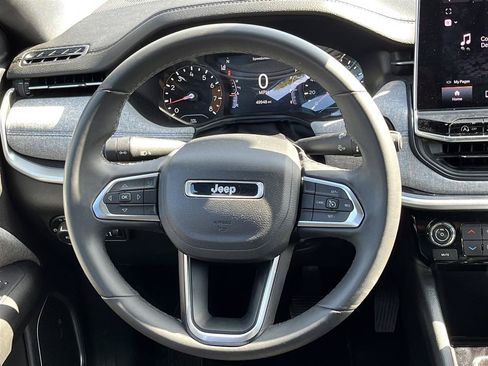 Used 2024 Jeep Compass Latitude AWD/4WD image 18