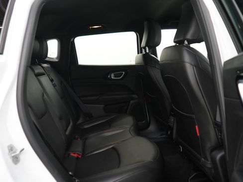 Used 2025 Jeep Compass Trailhawk AWD/4WD image 12
