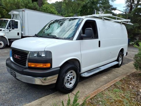 Used 2020 GMC Savana 2500 w/ Driver Convenience Package RWD image 3