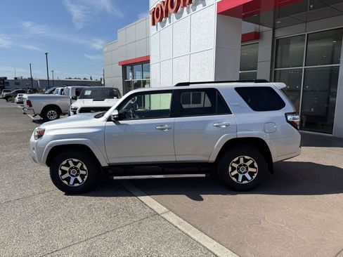 Used 2021 Toyota 4Runner TRD Off-Road Premium AWD/4WD image 3