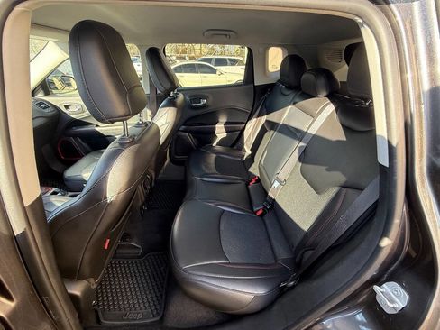 Used 2019 Jeep Compass Trailhawk w/ Cold Weather Group image 10