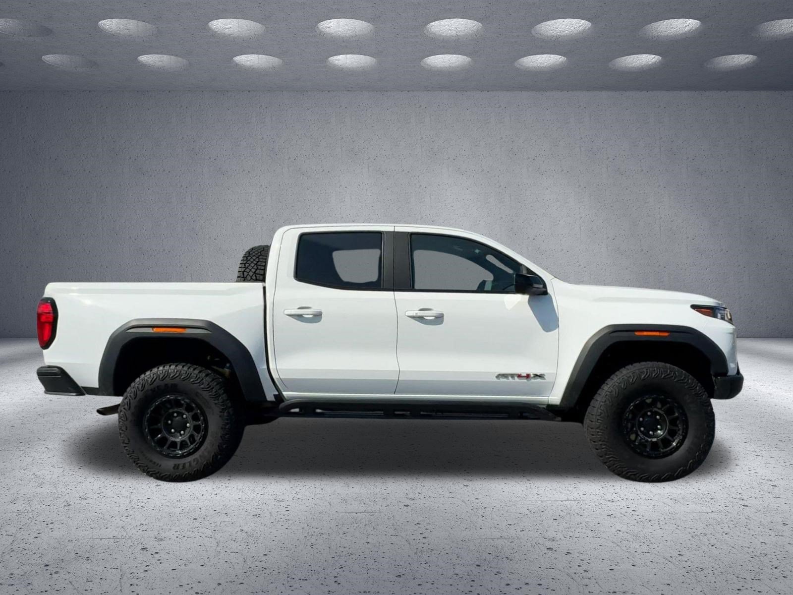 Used 2024 GMC Canyon AT4X w/ AT4X AEV Edition AWD/4WD image 7