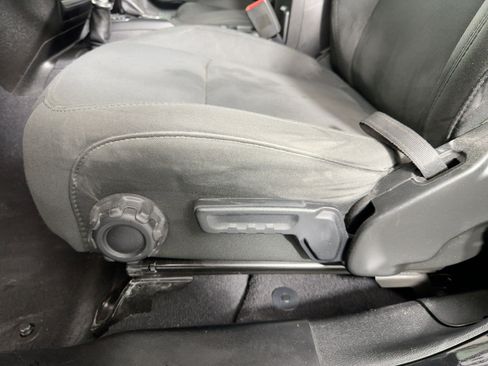 Used 2020 Jeep Wrangler Unlimited Sport image 12