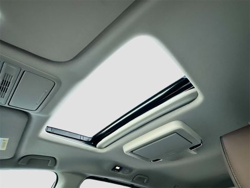 Used 2025 Honda Odyssey Elite image 22