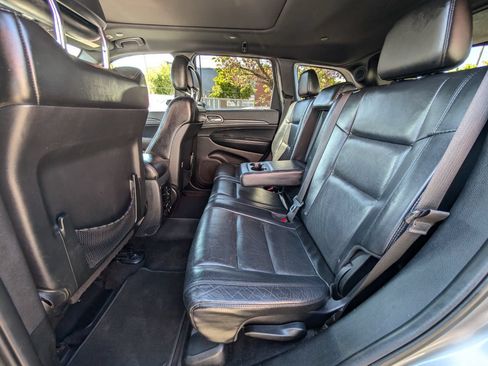 Used 2018 Jeep Grand Cherokee Limited w/ Luxury Group II RWD image 16