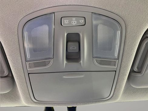 Used 2018 Hyundai Elantra Value Edition FWD image 16