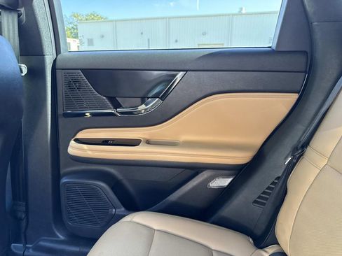 Certified 2022 Lincoln Corsair Reserve w/ Equipment Group 201A image 15