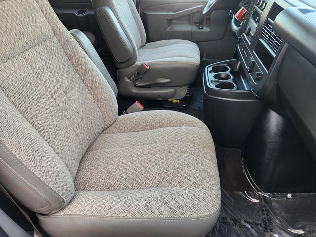 Used 2025 Chevrolet Express 3500 LS RWD image 18