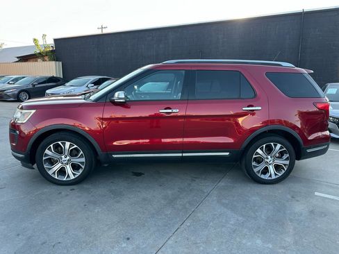 Used 2018 Ford Explorer Platinum AWD/4WD image 4