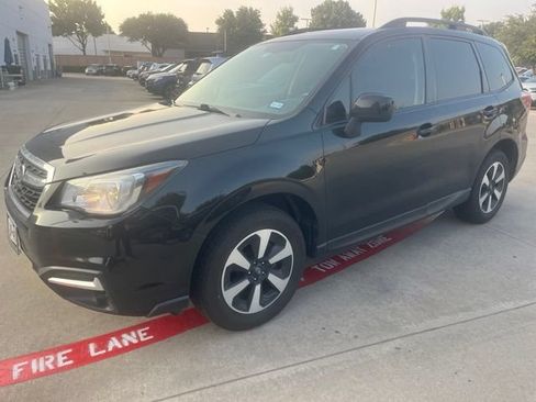 Used 2018 Subaru Forester 2.5i Premium w/ All-Weather Package AWD/4WD image 6