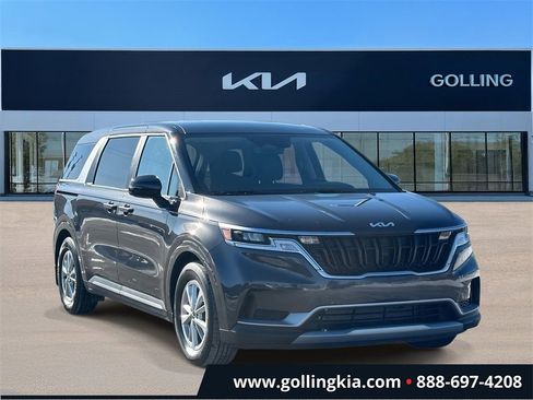 Certified 2023 Kia Carnival LX image 1