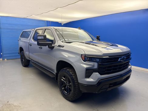 Used 2024 Chevrolet Silverado 1500 LT Trail Boss w/ Convenience Package II AWD/4WD image 2