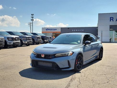 Used 2024 Honda Civic Type R image 2