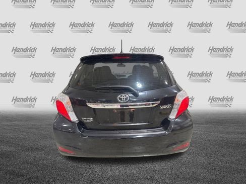 Used 2012 Toyota Yaris L FWD image 10