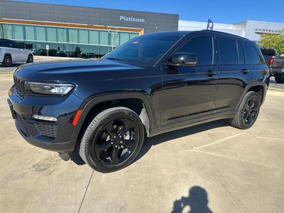 Used 2024 Jeep Grand Cherokee Limited w/ Black Appearance Package