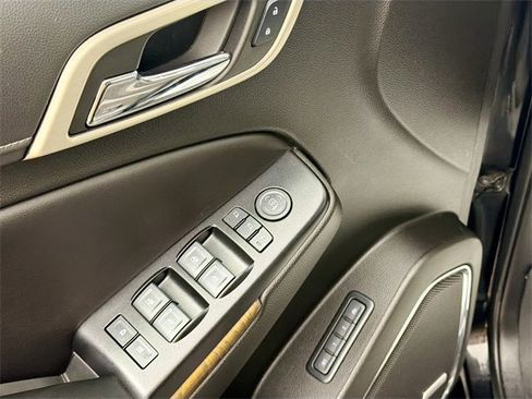 Used 2019 GMC Yukon Denali image 17