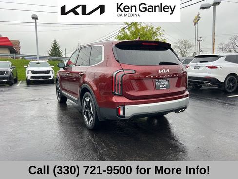 Certified 2024 Kia Telluride EX w/ EX Captain's Chair Package FWD image 14