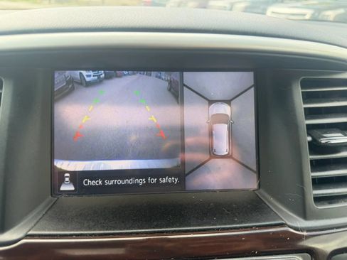 Used 2016 Nissan Pathfinder Platinum w/ Family Entertainment Package AWD/4WD image 19