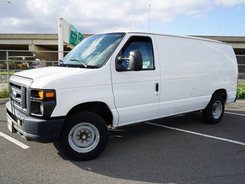 Used 2013 Ford E-150 and Econoline 150 RWD image 3