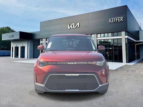 Used 2024 Kia Soul LX w/ Option Group 015 FWD image 3