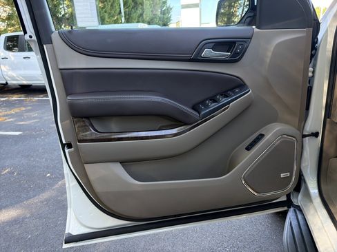 Used 2019 Chevrolet Suburban LT AWD/4WD image 14
