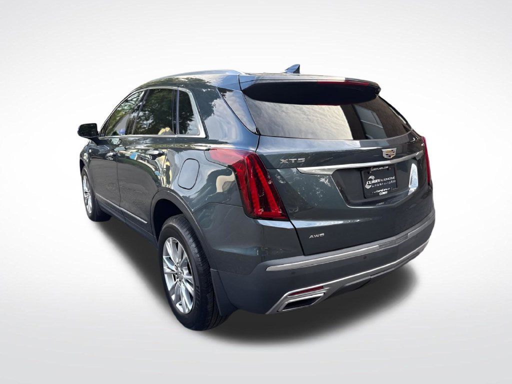 Used 2020 Cadillac XT5 Premium Luxury w/ LPO, Floor Liner Package AWD/4WD image 5