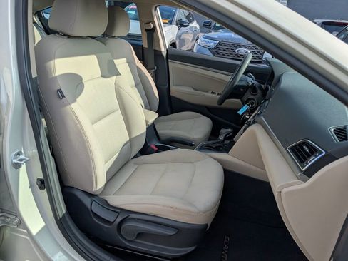 Used 2018 Hyundai Elantra SEL FWD image 18