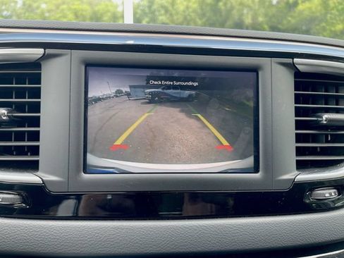 Used 2023 Chrysler Voyager LX FWD image 15