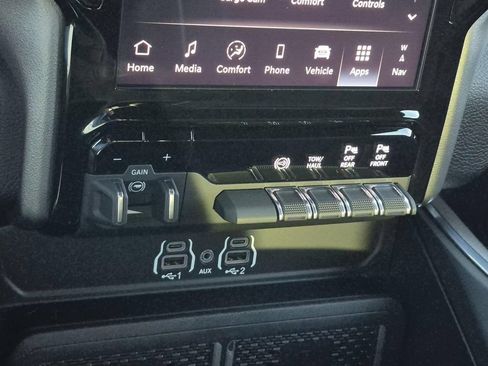 Used 2025 RAM 2500 Laramie w/ Sport Appearance Package AWD/4WD image 35