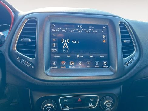 Used 2018 Jeep Compass Trailhawk w/ Leather Interior Group AWD/4WD image 22