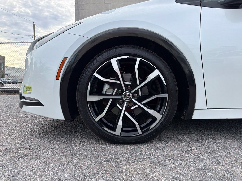 Used 2023 Toyota Prius Prime FWD image 6