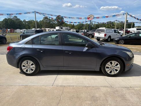 Used 2014 Chevrolet Cruze LS FWD image 4
