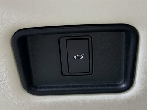 Used 2025 Land Rover Range Rover SE AWD/4WD image 33