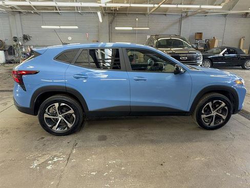 Used 2024 Chevrolet Trax RS w/ Driver Confidence Package FWD image 6