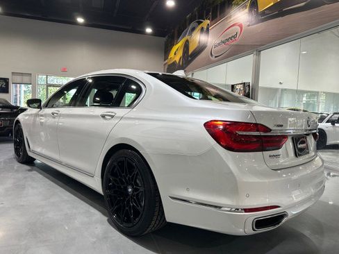 Used 2017 BMW 750i xDrive AWD/4WD image 29
