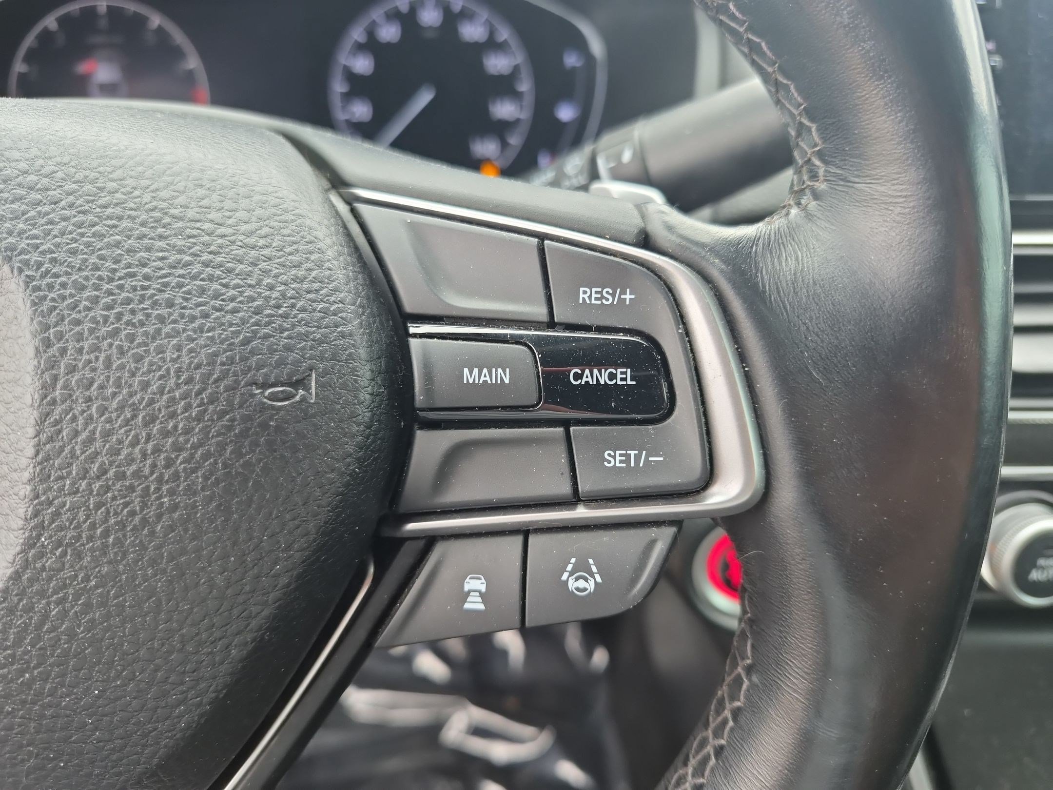 Used 2018 Honda Accord Sport image 19