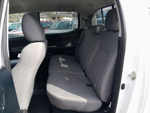 Used 2016 Toyota Tacoma SR5 w/ SR5 Appearance Package (SN) image 29