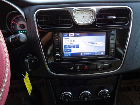 Used 2012 Chrysler 200 Limited FWD image 17