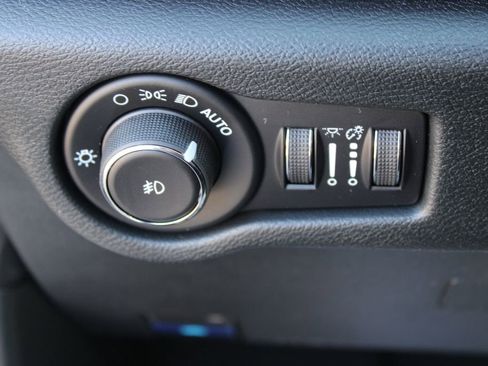 New 2026 Chrysler Pacifica Select image 29