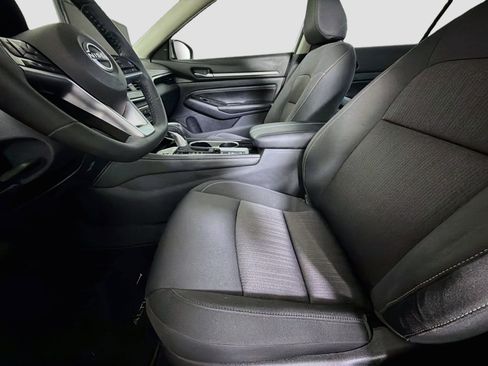 Used 2023 Nissan Altima 2.5 SV w/ SV Premium Package FWD image 13