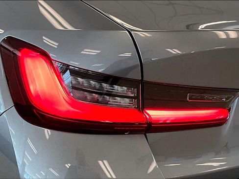 Used 2024 BMW 330i Sedan w/ Premium Package RWD image 26