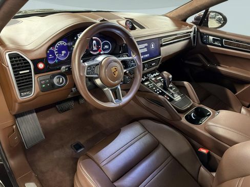 Certified 2023 Porsche Cayenne Platinum Edition AWD/4WD image 4