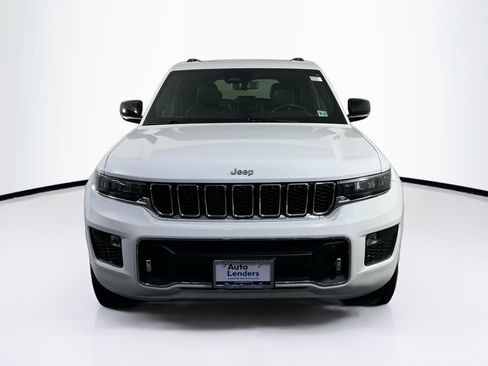 Used 2022 Jeep Grand Cherokee Overland w/ Luxury Tech Group IV AWD/4WD image 2