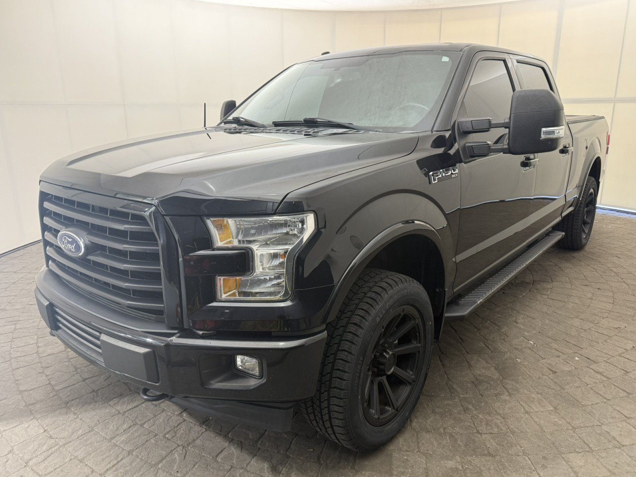 Used 2017 Ford F150 XLT w/ Equipment Group 302A Luxury AWD/4WD image 3