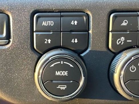 Used 2023 Chevrolet Silverado 1500 LT Trail Boss w/ LT Trail Boss Premium Package image 24